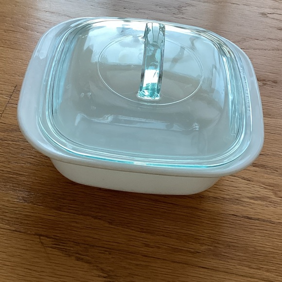 Corningware Simply Lite 1.5 qt. Bakeware - Picture 2 of 5